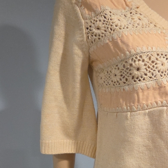 Chic wool  Beige Knit Women's Blouse - Picture 5 of 13